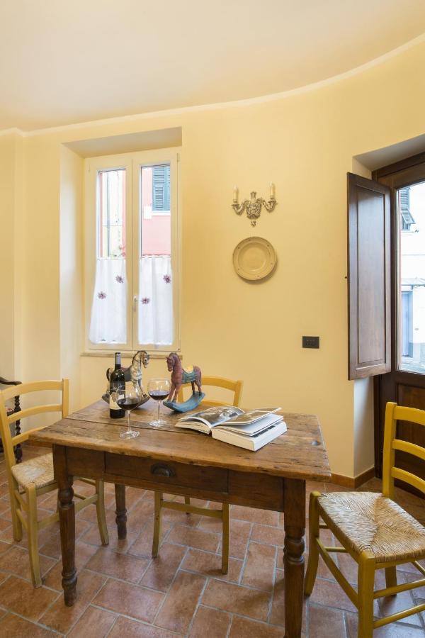 Alla Porta Di Sotto B&B Fivizzano Dış mekan fotoğraf